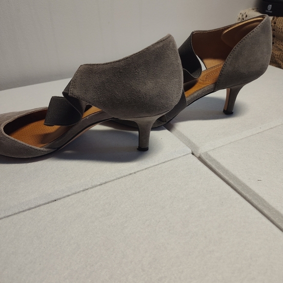 Corso Como Suede grey heels, very comfortable Size 6 1/2 - Picture 2 of 4